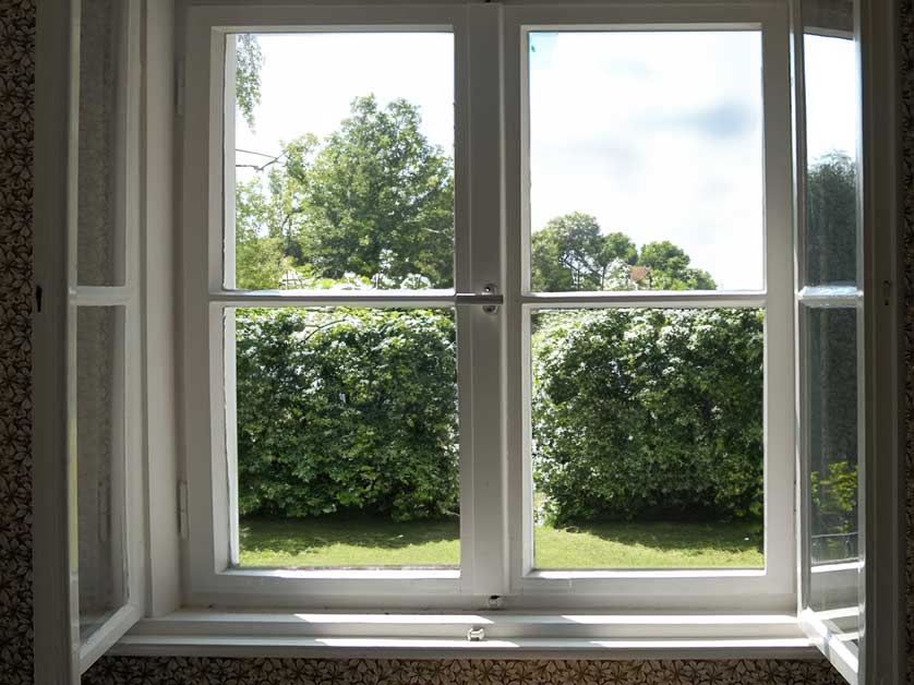 Open or Close Your Windows in Hot Weather