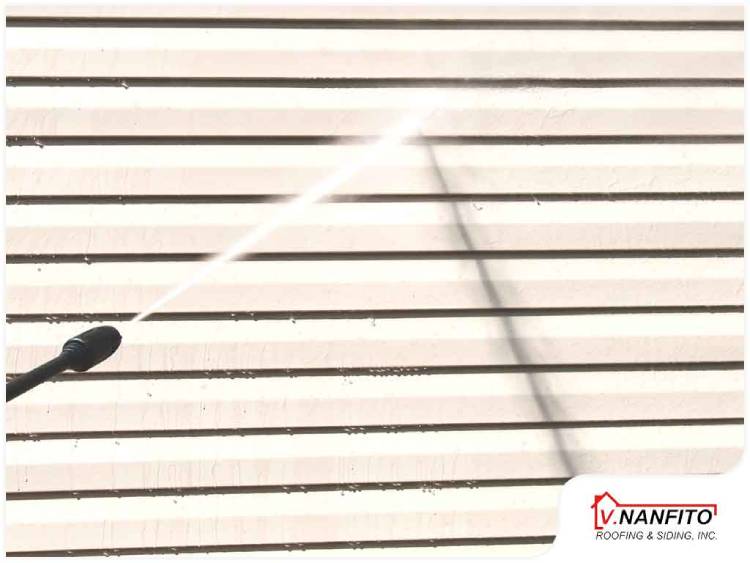 3 Tips to Safely Pressure Wash Your Siding